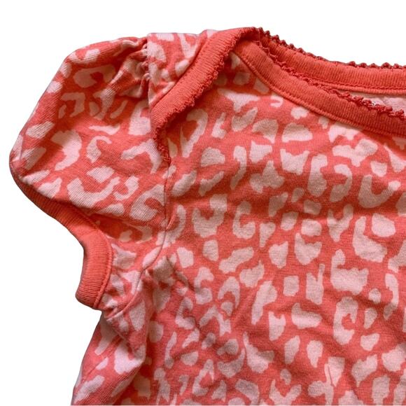 Baby GAP Coral Pink Leopard Onesie and Shorts Matching Set - Picture 3 of 10